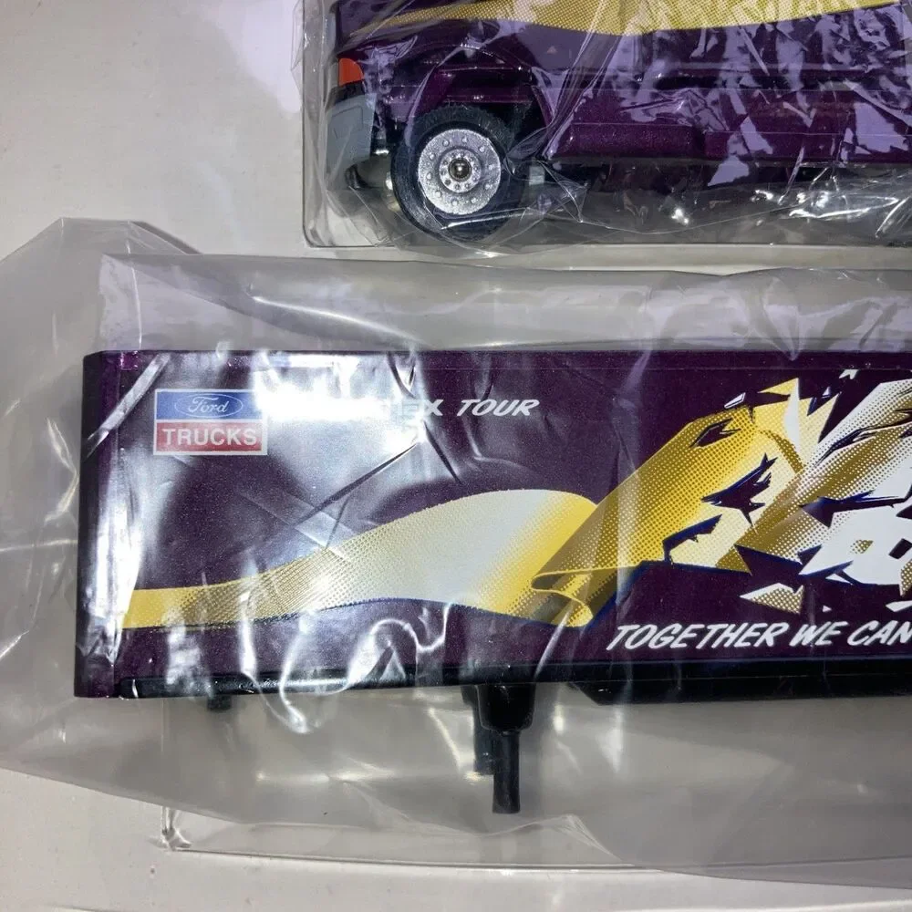 Winross 1/64 First Edition Series 1995 Ford Aeromax #4 Diecast Purple NIB